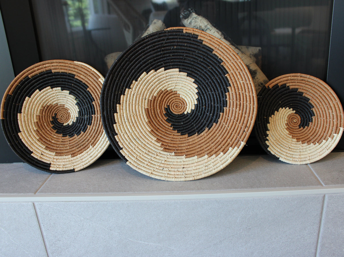 Dakarai Raffia Straw Wall or Table Decor Display Basket Tray Sets