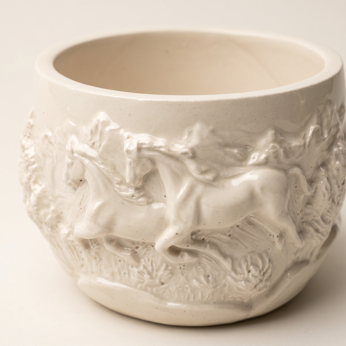 Mustang Horse Relief Planter, Gypsum White 3"